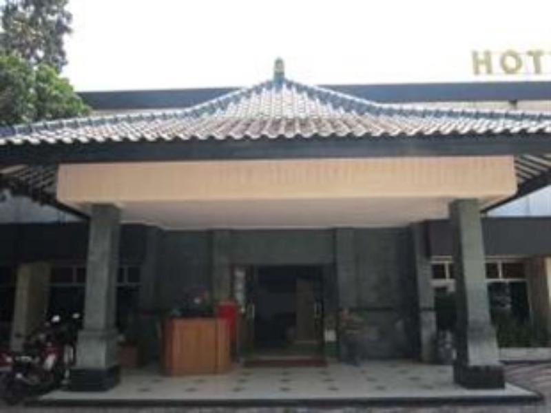 Mutiara Hotel Маланг Екстериор снимка